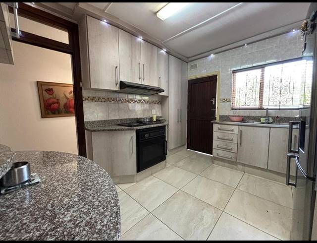 3 BEDROOM HOUSE FOR SALE IN RESERVOIR HILLS